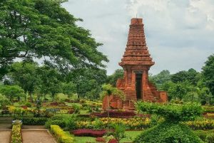 CANDI bajang ratu 1