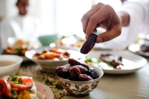 MAKAN KURMA A