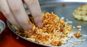 MAKAN PAKAI A