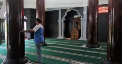 KISAH KIAI KAMAL, MURID SUNAN GUNUNG JATI PENDIRI MASJID SEKAYU KISAH KIAI KAMAL, MURID SUNAN GUNUNG JATI PENDIRI MASJID SEKAYU