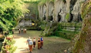 Candi-gunung-Kawi