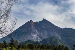GUNUNG