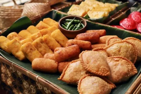 DAFTAR MAKANAN YANG SEBAIKNYA TAK DIKOSUMSI BARENG KOPI