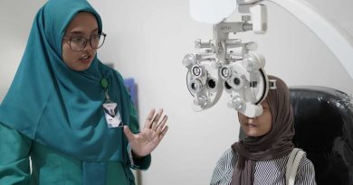 KATARAK BISA MENYERANG YANG MUDA, INI FAKTOR RESIKONYA