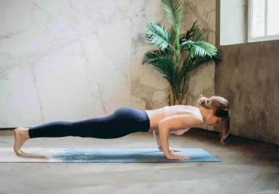 PLANK SEHARI BERAPA KALI AGAR AMAN DAN HASIL MAKSIMAL