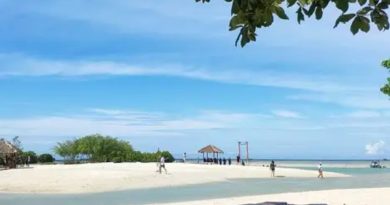 LIBURAN AKHIR PEKAN DI PANTAI SEKITARAN JAKARTA, MASUK GRATIS